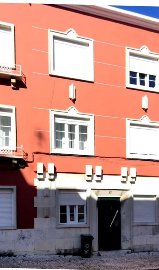Sunny Apartment In A Typical Lisbon Neighborhood Bagian luar foto